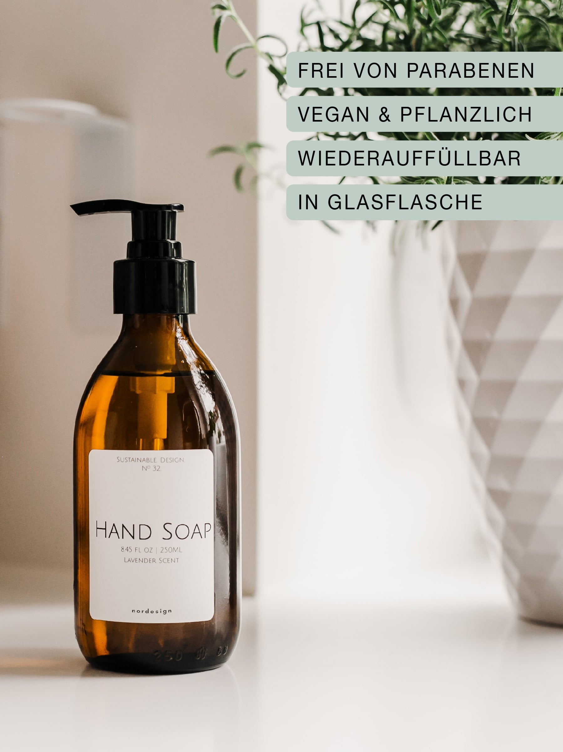 Handseife in einer nachhaltigen Braunglasflasche mit Pumpspender