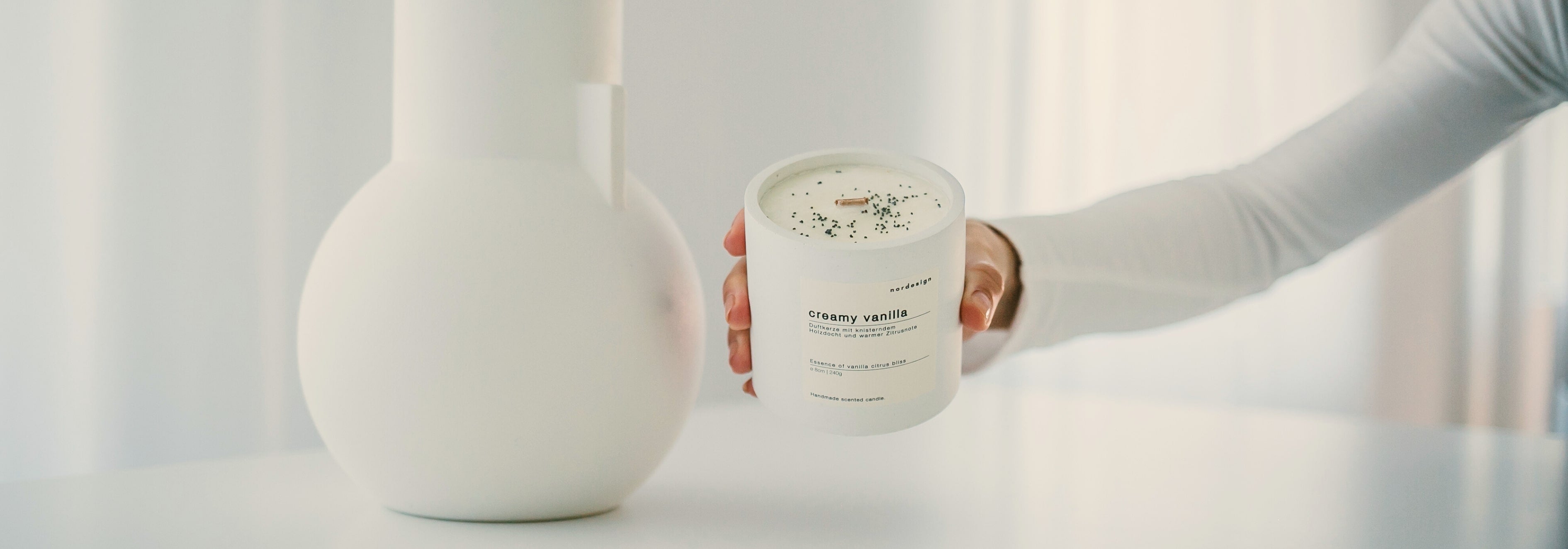 nordesign digitale Geschenkgutscheine - Unsere Duftkerzen mit knisterdem Holzdocht sind das perfekte Geschenk für Deine Liebsten