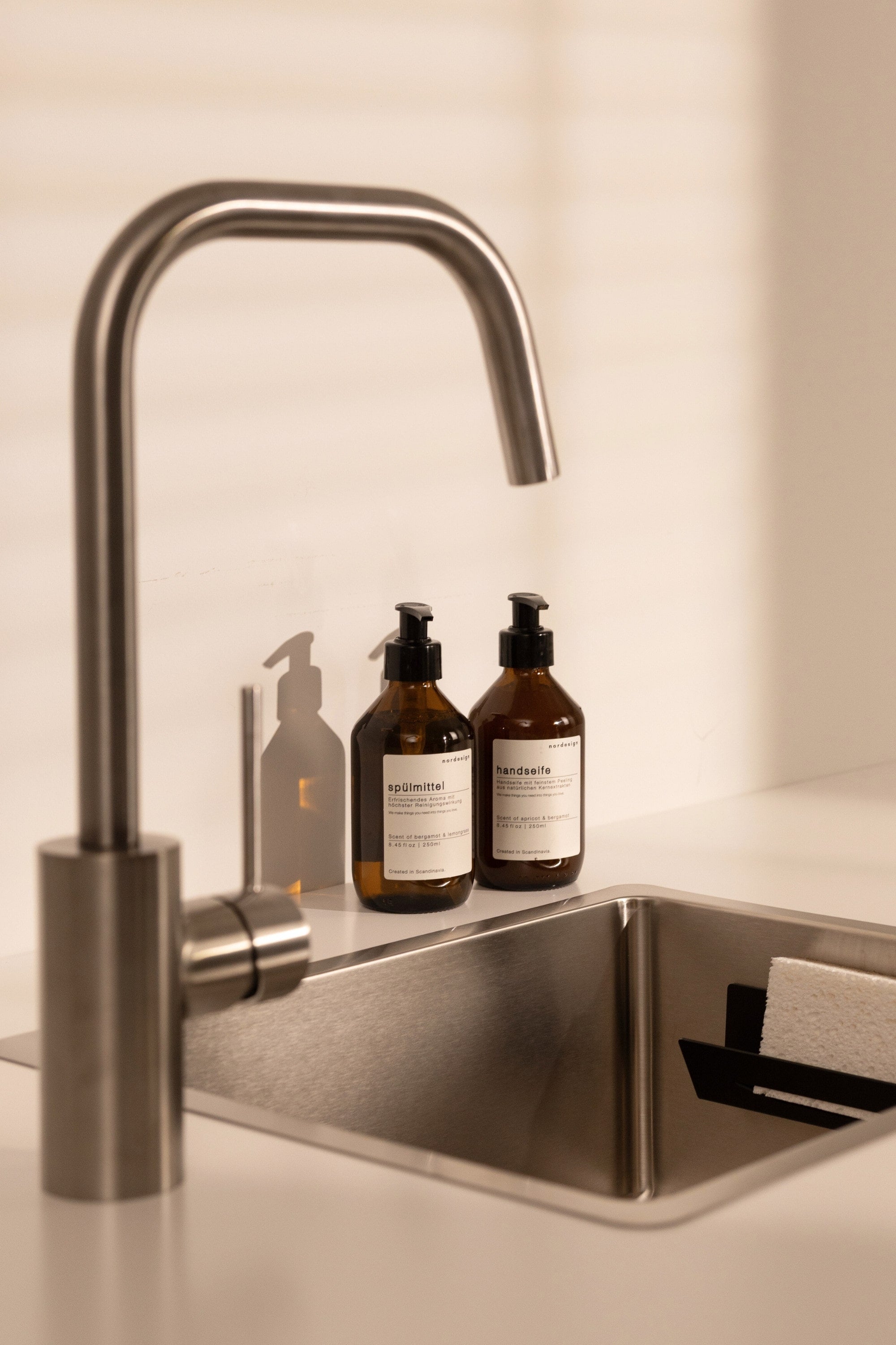 Handseife mit feinstem Peeling, 250ml