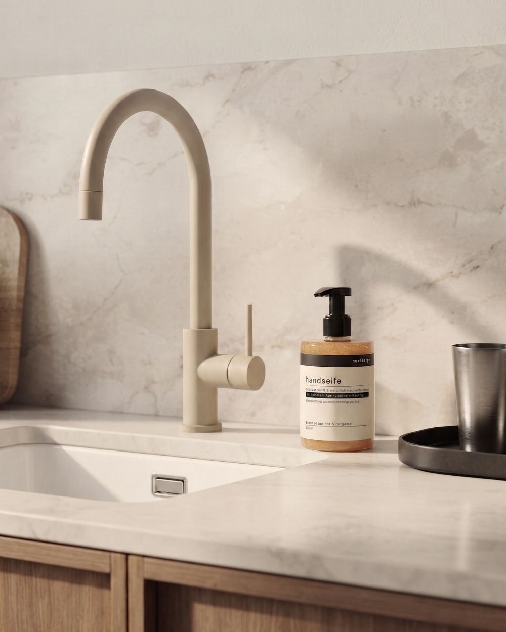 Handseife apricot & bergamot 300ml