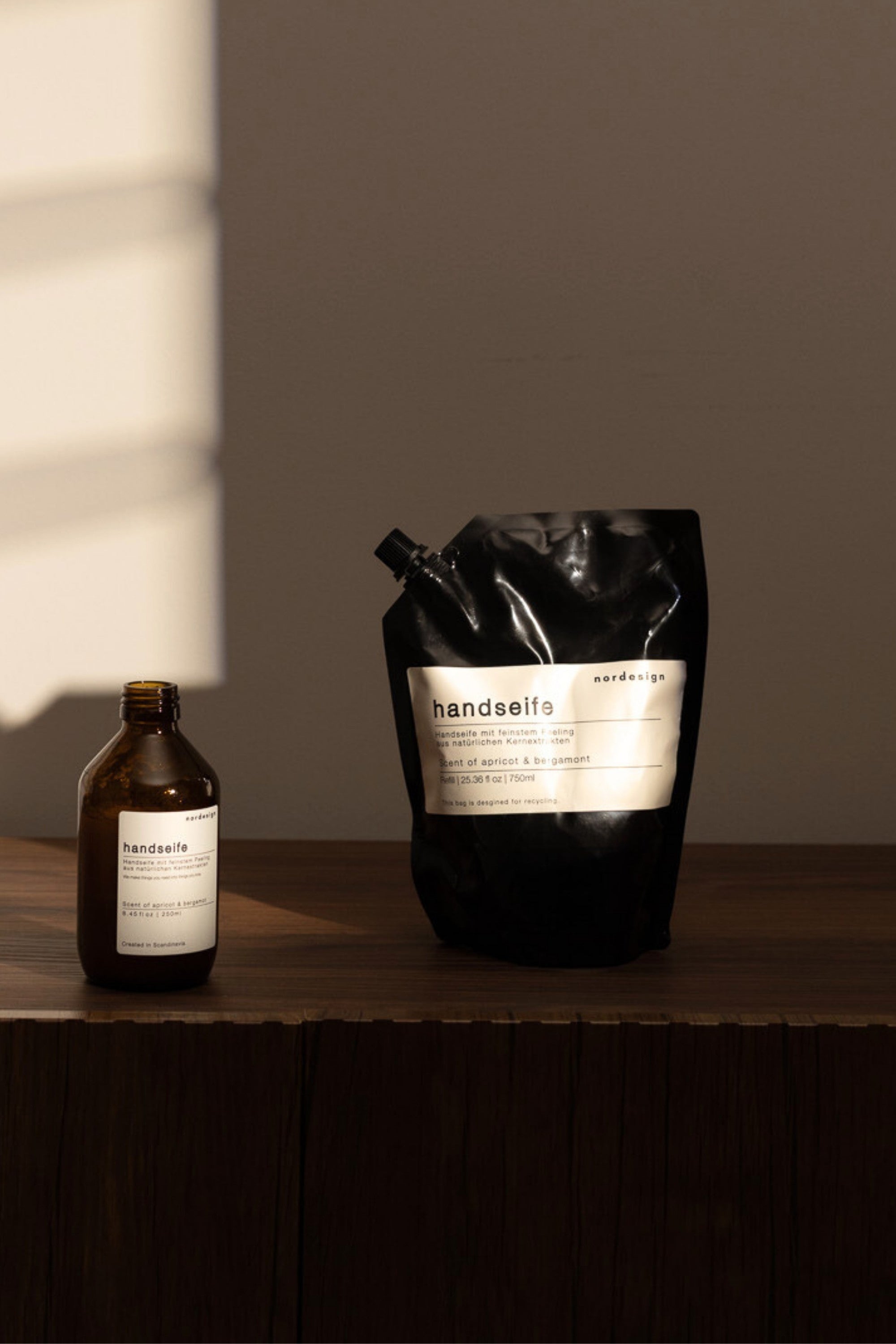 Handseife mit Peeling, 750ml