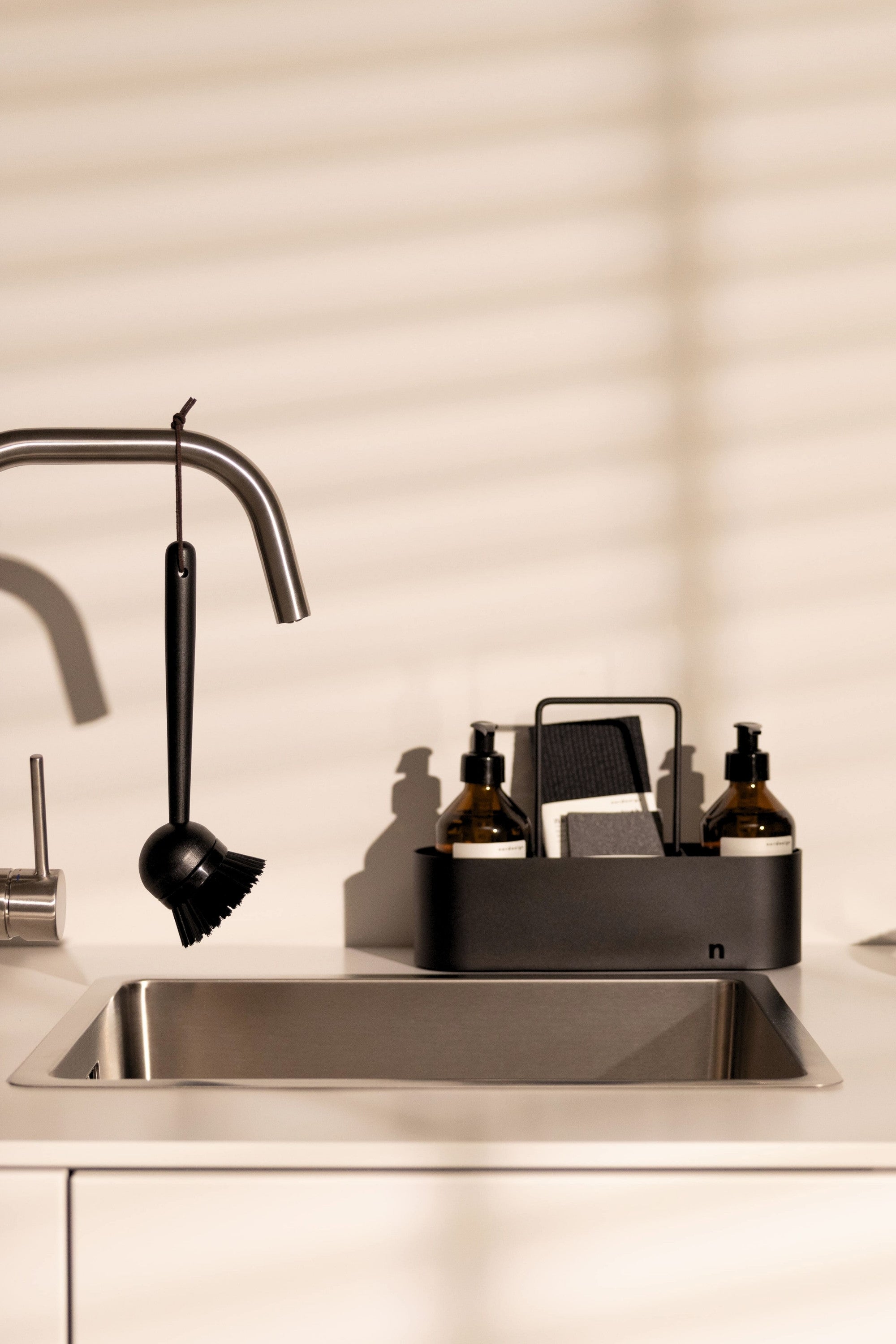 Spülbecken Organizer-Set (8-teilig) inkl. gratis Kokos-Schwämme