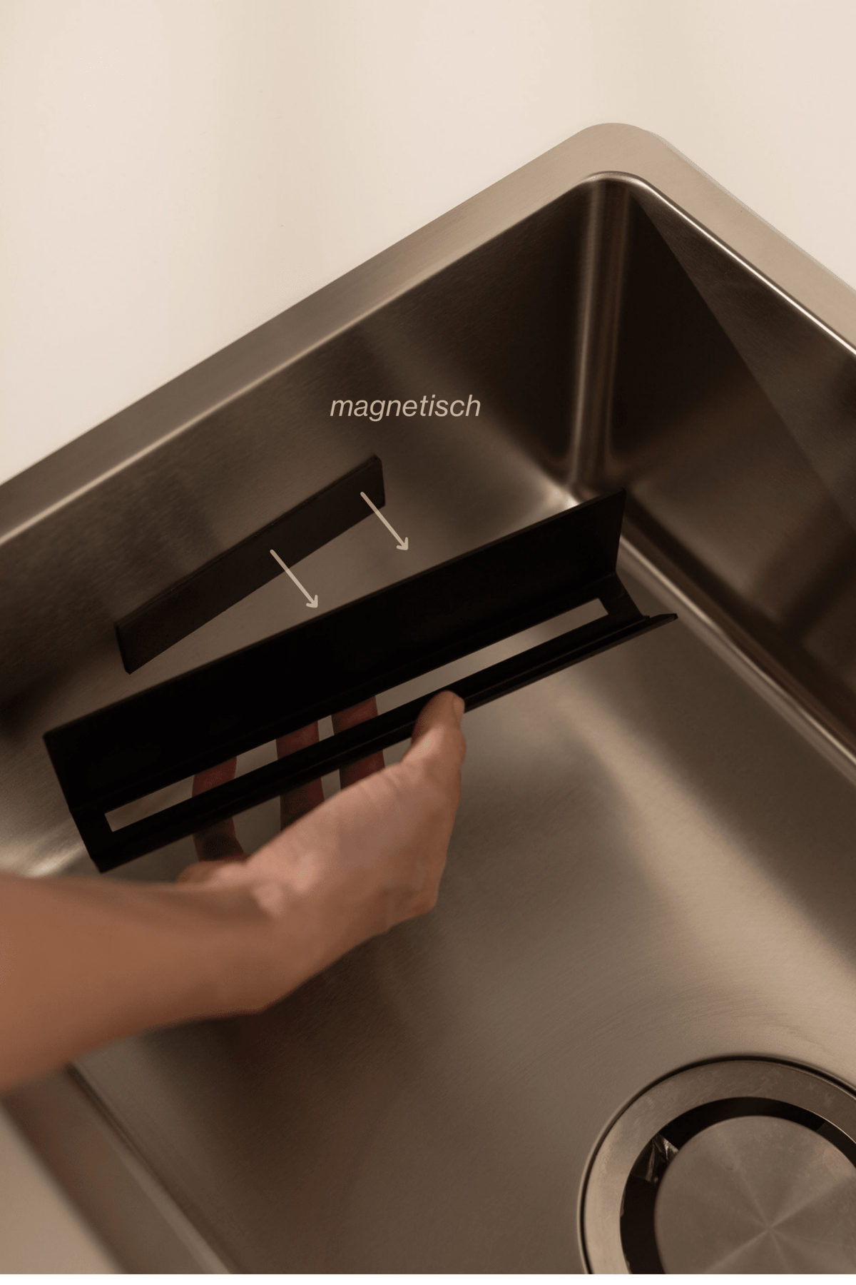 nordesign Schwammhalter schwarz: Ohne Bohren, kleben, Metall, rostfrei